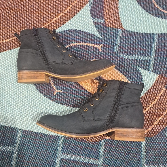 🌈ALDO BRAIDED LEATHER WESTERN LACE UP ANKLE BOOTS-6 - Picture 5 of 9